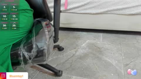 blue_tay1 online show from October 22, 11:54 am