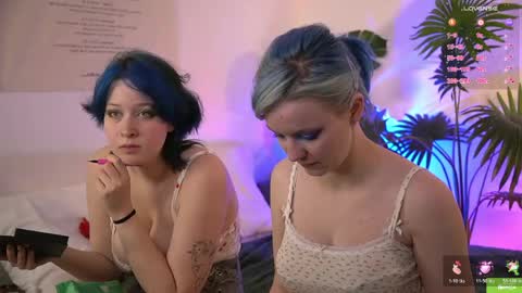Snapshot of bluebeell chatting on May 1, 1:48 pm bluebeell online show from May 1, 1:48 pm