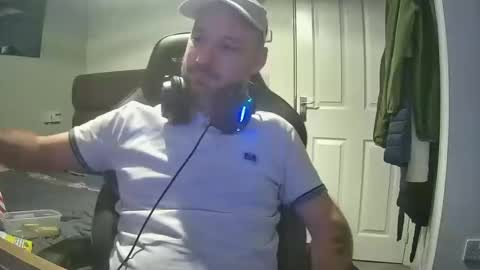 bluebirdflame1 online show from December 30, 4:31 am