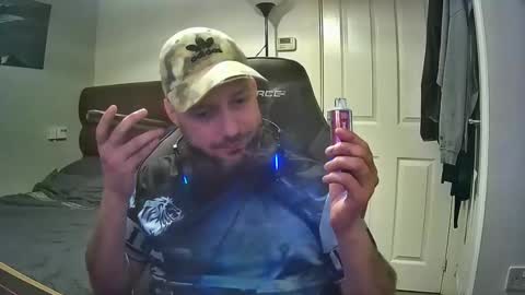 bluebirdflame1 online show from February 18, 10:47 pm