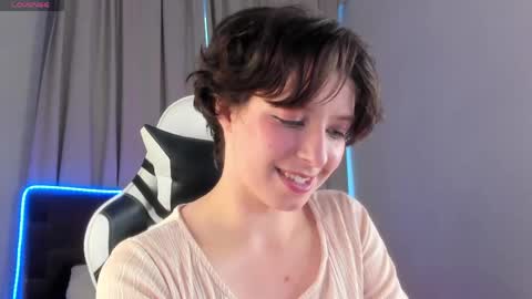 Charlotte  dont forget to thumbs up me  online show from April 27, 10:13 am