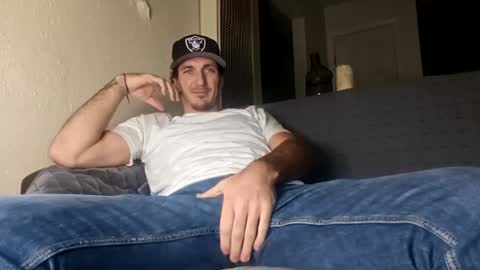 Snapshot of bluecollarfck chatting on December 3, 2:25 am Dominick Wyte online show from December 3, 2:25 am