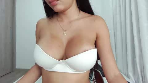 Snapshot of bluediamond_ chatting on February 26, 9:21 am bluediamond_ online show from February 26, 9:21 am