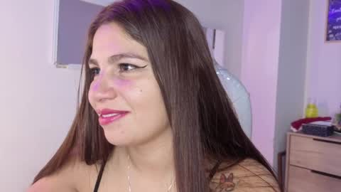 Snapshot of bluee_hazell chatting on May 25, 11:38 am online show from May 25, 11:38 am