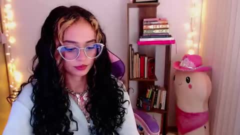 Im Abril .. Nice to meet you  thumb up me please its important  INDEPENDENT MODEL online show from October 21, 2:23 am