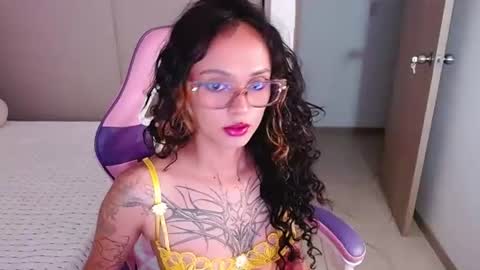 Im Abril .. Nice to meet you  thumb up me please its important  INDEPENDENT MODEL online show from July 20, 2:48 am