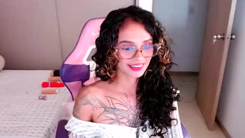 Im Abril .. Nice to meet you  thumb up me please its important  INDEPENDENT MODEL online show from August 5, 1:30 am