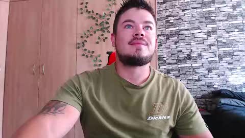 blueeyeboy0 online show from October 28, 8:18 am