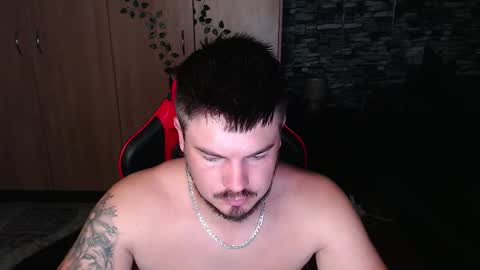 blueeyeboy0 online show from November 24, 6:40 pm