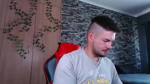 blueeyeboy0 online show from February 26, 8:46 am