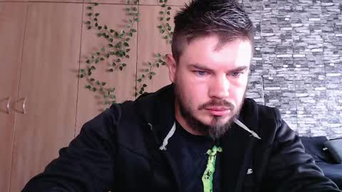 Snapshot of blueeyeboy0 chatting on June 1, 8:05 am blueeyeboy0 online show from June 1, 8:05 am