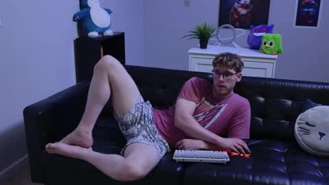 Snapshot of blueeyedtallguy chatting on September 16, 2:34 am blueeyedtallguy online show from September 16, 2:34 am