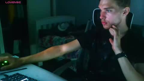 bluegaze6227724 online show from December 4, 8:01 am