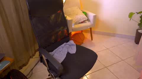 FLORAA online show from November 18, 10:31 am