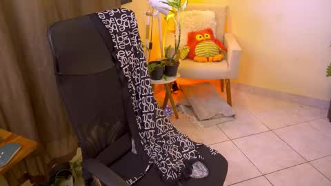 FLORAA online show from March 7, 3:20 pm