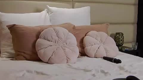 Snapshot of blush_bliss chatting on July 10, 9:17 pm BlushBliss online show from July 10, 9:17 pm