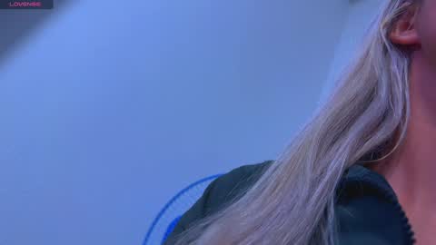 Snapshot of blush_mikki chatting on January 27, 10:06 am Mikki chan online show from January 27, 10:06 am