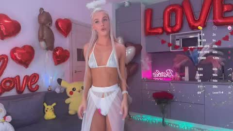 Snapshot of blush_mikki chatting on February 15, 10:00 am Mikki chan online show from February 15, 10:00 am