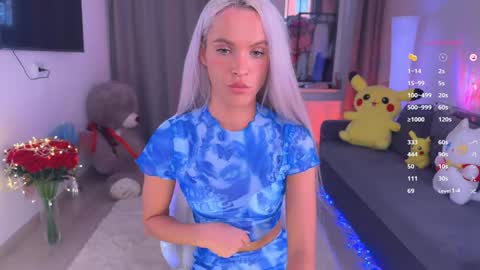 Snapshot of blush_mikki chatting on March 7, 8:13 am Mikki chan online show from March 7, 8:13 am