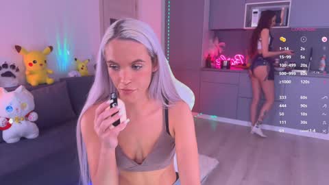 Snapshot of blush_mikki chatting on March 9, 8:40 am Mikki chan online show from March 9, 8:40 am