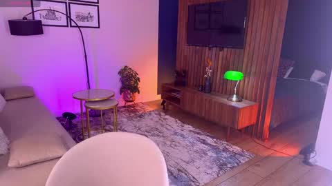 Snapshot of blush_mikki chatting on October 23, 7:51 am Mikki chan online show from October 23, 7:51 am