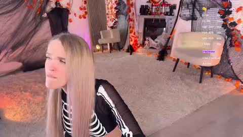 Snapshot of blush_mikki chatting on October 29, 11:45 am Mikki chan online show from October 29, 11:45 am