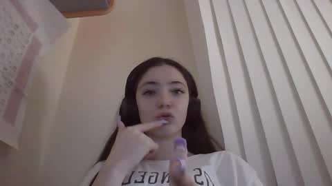 Snapshot of blushed_vita chatting on November 8, 7:34 pm blushed_vita online show from November 8, 7:34 pm