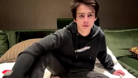 Snapshot of bluskyzz chatting on February 5, 2:19 am BluSky online show from February 5, 2:19 am