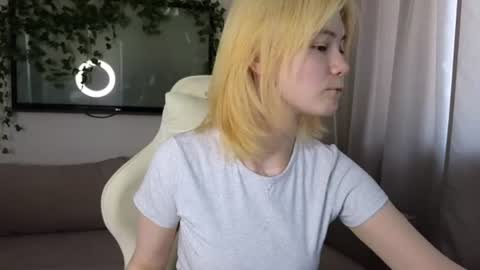 Alice and David online show from June 16, 2:25 am