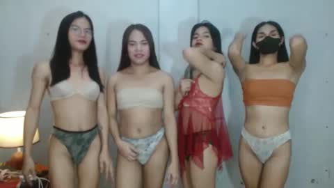 Snapshot of blythe_show chatting on February 15, 12:22 pm blythe_show online show from February 15, 12:22 pm