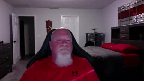 Snapshot of bmwrider4u chatting on February 1, 8:05 pm bmwrider4u online show from February 1, 8:05 pm