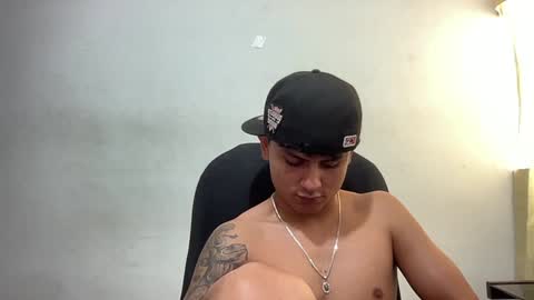 Snapshot of bob_pettersonn chatting on December 22, 4:27 pm Bob  INDEPENDENT MODEL online show from December 22, 4:27 pm
