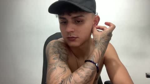 Snapshot of bob_pettersonn chatting on February 19, 3:39 am Bob  INDEPENDENT MODEL online show from February 19, 3:39 am