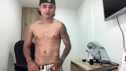 Snapshot of bob_pettersonn chatting on September 14, 4:44 am Bob  INDEPENDENT MODEL online show from September 14, 4:44 am