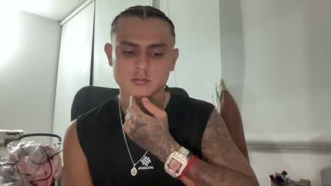 Snapshot of bob_pettersonn chatting on October 19, 12:55 am Bob  INDEPENDENT MODEL online show from October 19, 12:55 am