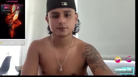 Snapshot of bob_pettersonn chatting on October 23, 3:00 pm Bob  INDEPENDENT MODEL online show from October 23, 3:00 pm