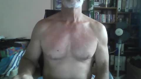 Snapshot of bobbgud chatting on September 24, 7:44 am Bobbgud online show from September 24, 7:44 am