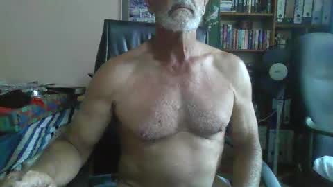 Snapshot of bobbgud chatting on October 30, 11:44 am Bobbgud online show from October 30, 11:44 am