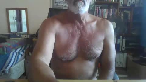Snapshot of bobbgud chatting on February 20, 12:05 pm Bobbgud online show from February 20, 12:05 pm