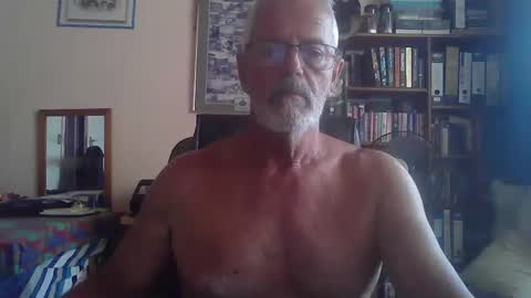 Snapshot of bobbgud chatting on April 19, 5:40 am Bobbgud online show from April 19, 5:40 am