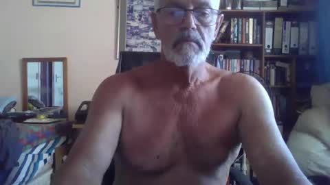 Snapshot of bobbgud chatting on May 17, 6:00 am Bobbgud online show from May 17, 6:00 am