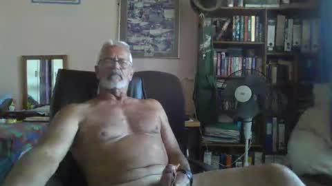 Snapshot of bobbgud chatting on May 20, 1:17 pm Bobbgud online show from May 20, 1:17 pm