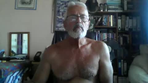 Snapshot of bobbgud chatting on May 24, 1:49 pm Bobbgud online show from May 24, 1:49 pm