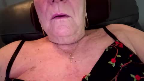 Snapshot of bobbiesucks69 chatting on September 18, 2:08 pm bobbiesucks69 online show from September 18, 2:08 pm