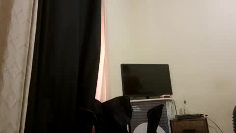 bobby_00x00 online show from February 26, 6:34 am