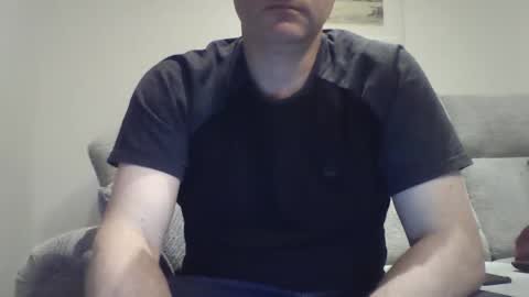 bobby_113 online show from December 6, 1:29 am