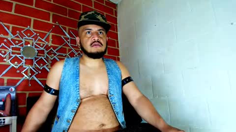 Snapshot of bobby_kbrera chatting on November 17, 5:52 pm bobby_kbrera online show from November 17, 5:52 pm