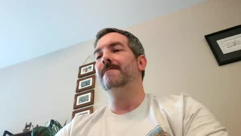 Snapshot of bobchmw chatting on June 21, 9:06 pm Bobchmw online show from June 21, 9:06 pm