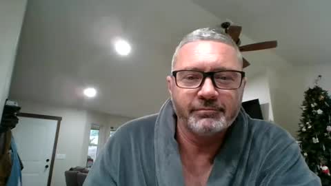 Snapshot of bobjones5003 chatting on December 6, 8:29 pm bobjones5003 online show from December 6, 8:29 pm