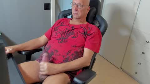 Snapshot of bobo_k chatting on February 16, 12:54 pm bobo_k online show from February 16, 12:54 pm